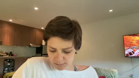 Snapshot of angeleleven11 chatting on September 19, 2025, 5:57 pm angeleleven11 online show from September 19, 2025, 5:57 pm