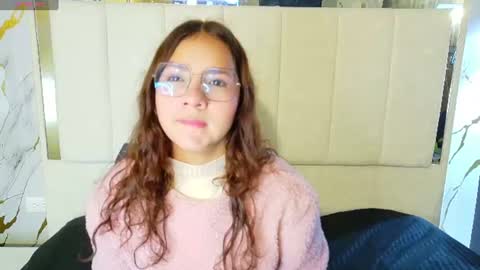 Snapshot of angeles_azul chatting on June 16, 2026, 1:36 pm angel online show from June 16, 2026, 1:36 pm