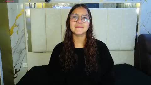 Snapshot of angeles_azul chatting on July 18, 2026, 2:10 pm angel online show from July 18, 2026, 2:10 pm