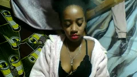 Snapshot of angelettee chatting on June 21, 2026, 3:42 am Angelettee online show from June 21, 2026, 3:42 am