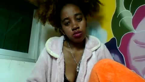 Snapshot of angelettee chatting on July 10, 2026, 9:01 am Angelettee online show from July 10, 2026, 9:01 am