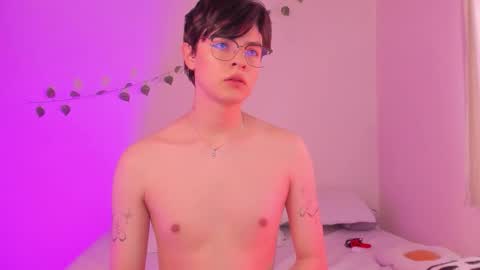 Angel Fiore online show from November 4, 2025, 4:39 pm