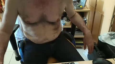 Snapshot of angelgarcia269 chatting on April 3, 2026, 12:58 pm angelgarcia269 online show from April 3, 2026, 12:58 pm