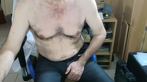 Snapshot of angelgarcia269 chatting on April 15, 2026, 12:01 pm angelgarcia269 online show from April 15, 2026, 12:01 pm