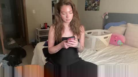 Snapshot of angelgrl444 chatting on January 17, 2025, 1:36 am Princess Peach online show from January 17, 2025, 1:36 am