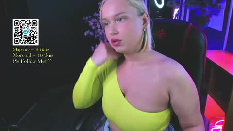 Snapshot of angelic_coy chatting on April 9, 2026, 11:04 am Angelic beauty online show from April 9, 2026, 11:04 am