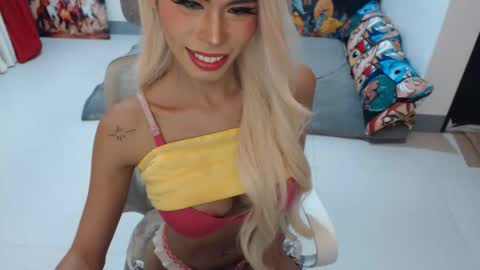 DIVINE ANGEL online show from December 14, 2025, 11:42 pm