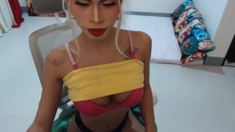 Snapshot of angelic_face_808 chatting on January 14, 2026, 2:06 am DIVINE ANGEL online show from January 14, 2026, 2:06 am