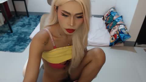 Snapshot of angelic_face_808 chatting on February 12, 2026, 2:17 am DIVINE ANGEL online show from February 12, 2026, 2:17 am