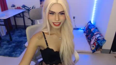 Snapshot of angelic_face_808 chatting on February 17, 2026, 6:21 am DIVINE ANGEL online show from February 17, 2026, 6:21 am