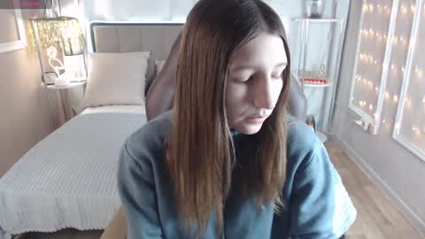 Snapshot of angelica_mrrr chatting on January 31, 2025, 12:18 pm Angelica online show from January 31, 2025, 12:18 pm