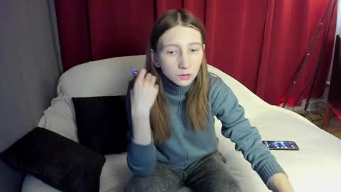 Snapshot of angelica_mrrr chatting on March 11, 2025, 12:17 pm Angelica online show from March 11, 2025, 12:17 pm