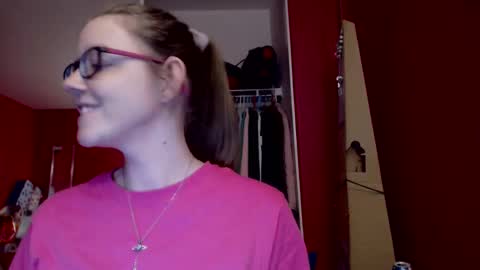 Snapshot of angelicangel3 chatting on September 29, 2025, 5:34 am AngelicAngel online show from September 29, 2025, 5:34 am