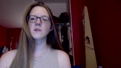 Snapshot of angelicangel3 chatting on October 31, 2025, 5:19 am AngelicAngel online show from October 31, 2025, 5:19 am