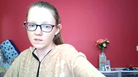 Snapshot of angelicangel3 chatting on November 17, 2025, 10:37 pm AngelicAngel online show from November 17, 2025, 10:37 pm