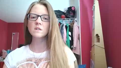 Snapshot of angelicangel3 chatting on December 1, 2025, 7:52 pm AngelicAngel online show from December 1, 2025, 7:52 pm