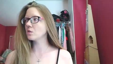 Snapshot of angelicangel3 chatting on April 22, 2026, 7:48 pm AngelicAngel online show from April 22, 2026, 7:48 pm
