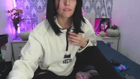 Angelika Rouge online show from November 1, 2025, 5:48 pm