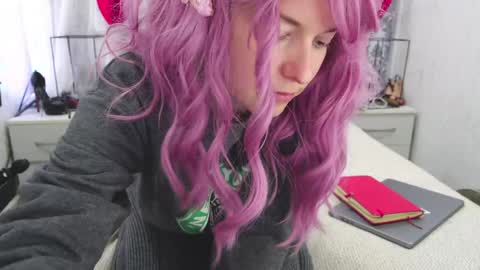 Snapshot of angelika_rouge chatting on March 3, 2026, 12:22 pm Angelika Rouge online show from March 3, 2026, 12:22 pm