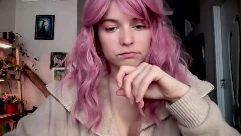 Snapshot of angelika_rouge chatting on April 1, 2026, 1:01 pm Angelika Rouge online show from April 1, 2026, 1:01 pm