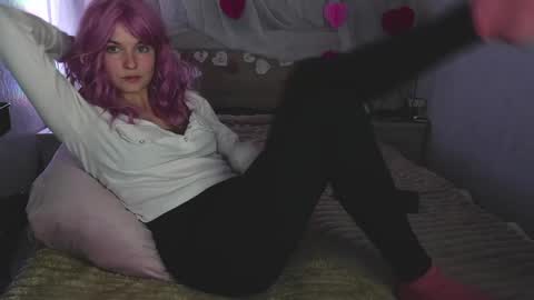 Snapshot of angelika_rouge chatting on April 2, 2026, 5:54 pm Angelika Rouge online show from April 2, 2026, 5:54 pm