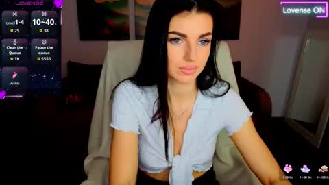 Snapshot of angelina_clark chatting on April 26, 2026, 6:33 am Angelina online show from April 26, 2026, 6:33 am