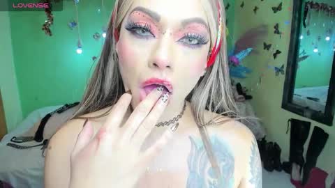Snapshot of angelina_james_ chatting on January 15, 2026, 6:00 pm Angelina online show from January 15, 2026, 6:00 pm