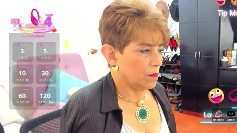 Snapshot of angelina_stone_65 chatting on September 19, 2025, 12:17 pm Angelina online show from September 19, 2025, 12:17 pm
