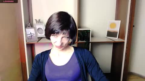 Snapshot of angelinalov_ chatting on October 9, 2025, 6:22 am Angelina online show from October 9, 2025, 6:22 am