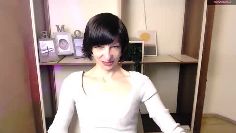 Snapshot of angelinalov_ chatting on October 24, 2025, 7:05 am Angelina online show from October 24, 2025, 7:05 am