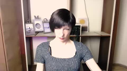 Snapshot of angelinalov_ chatting on November 14, 2025, 8:13 am Angelina online show from November 14, 2025, 8:13 am