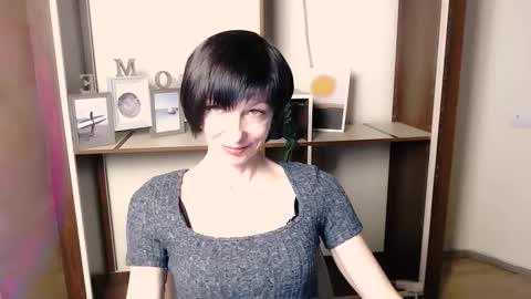 Snapshot of angelinalov_ chatting on November 28, 2025, 10:18 am Angelina online show from November 28, 2025, 10:18 am