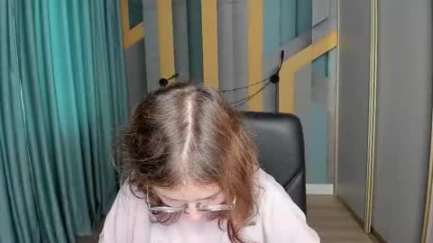 Snapshot of angelinalow chatting on November 8, 2025, 6:46 am AngelinaLow online show from November 8, 2025, 6:46 am