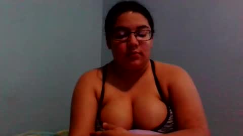 Snapshot of angelinastarzz chatting on April 7, 2026, 4:51 pm angelinastarzz online show from April 7, 2026, 4:51 pm