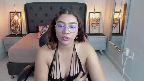 Snapshot of angelinemore chatting on December 16, 2025, 7:41 pm ANGELINE online show from December 16, 2025, 7:41 pm