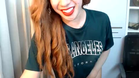 Snapshot of angelinnaxxx chatting on April 11, 2026, 3:05 pm Anglina online show from April 11, 2026, 3:05 pm