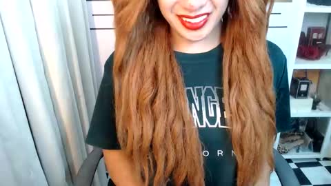 Snapshot of angelinnaxxx chatting on May 26, 2026, 5:25 am Anglina online show from May 26, 2026, 5:25 am