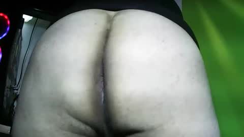 Snapshot of angelking120200 chatting on October 27, 2025, 4:38 am Roy online show from October 27, 2025, 4:38 am