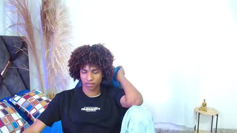 Angel online show from November 18, 2025, 8:24 pm