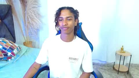 Angel online show from December 18, 2025, 8:59 pm