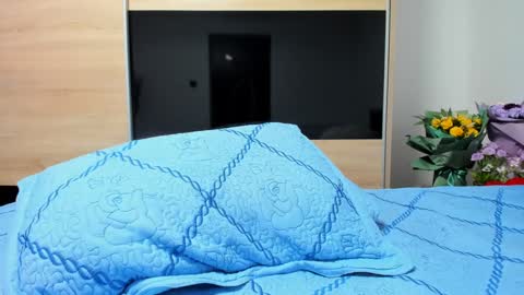 KrystyYo online show from March 11, 2025, 8:20 am