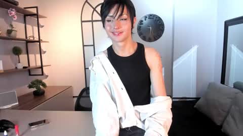 Snapshot of angell__dustt chatting on October 18, 2025, 12:35 am Angell Dust online show from October 18, 2025, 12:35 am