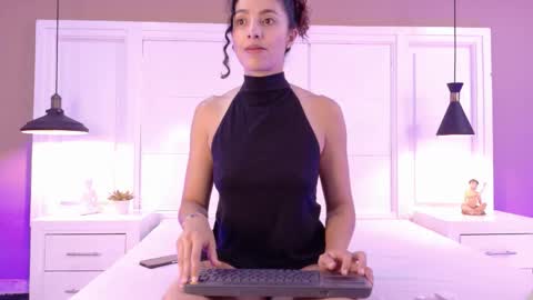 Snapshot of angell_bell chatting on January 9, 2026, 12:30 pm Angel online show from January 9, 2026, 12:30 pm