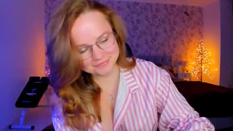 Snapshot of angellarud chatting on February 26, 2026, 7:35 pm angellarud online show from February 26, 2026, 7:35 pm