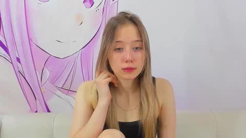 angellery online show from September 24, 2025, 1:42 am