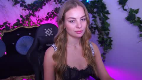 angelleyess online show from November 12, 2025, 2:12 am