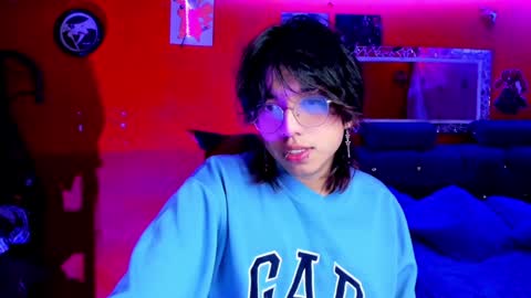 Angel  online show from February 1, 2025, 3:52 am