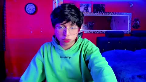 Angel  online show from March 12, 2025, 5:02 am