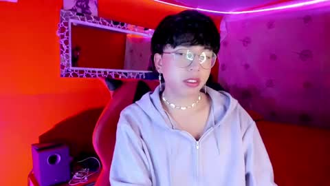 Angel  online show from October 8, 2025, 5:05 am