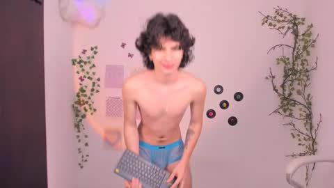 Angel online show from September 24, 2025, 6:11 pm